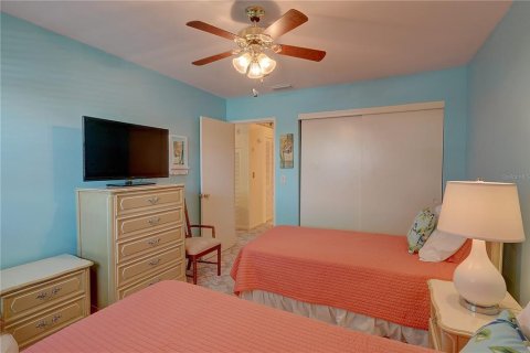 Condo in Saint Petersburg, Florida, 2 bedrooms  № 1620339 - photo 21