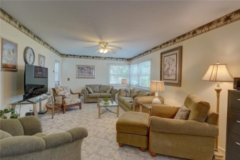 Condo in Saint Petersburg, Florida, 2 bedrooms  № 1620339 - photo 8