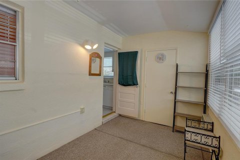 Condo in Saint Petersburg, Florida, 2 bedrooms  № 1620339 - photo 22