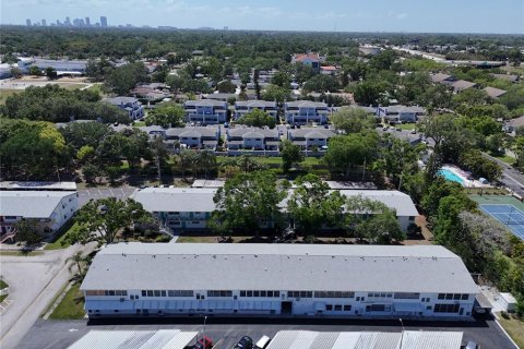 Condo in Saint Petersburg, Florida, 2 bedrooms  № 1620339 - photo 29