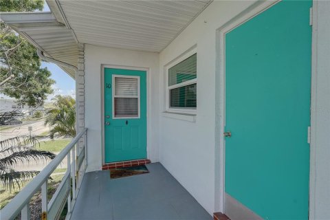 Condo in Saint Petersburg, Florida, 2 bedrooms  № 1620339 - photo 4