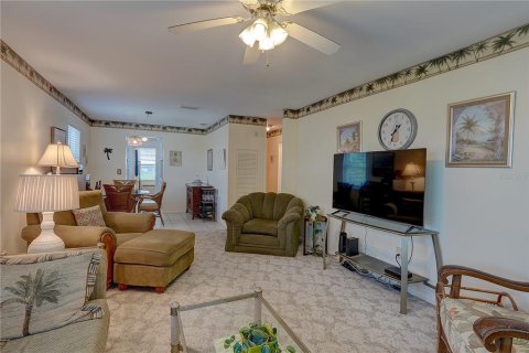 Condo in Saint Petersburg, Florida, 2 bedrooms  № 1620339 - photo 5