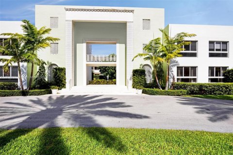 Condo in Bal Harbour, Florida, 2 bedrooms  № 1783738 - photo 1