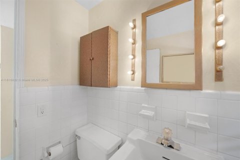 Condo in Bal Harbour, Florida, 2 bedrooms  № 1783738 - photo 10
