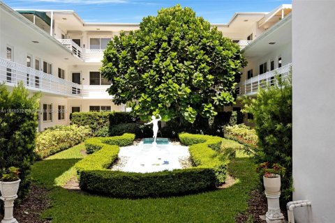 Condo in Bal Harbour, Florida, 2 bedrooms  № 1783738 - photo 2