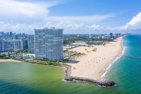 Copropriété à vendre à Fort Lauderdale, Floride: 2 chambres, 116.87 m2 № 2182761 - photo 13