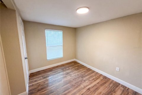 House in Sanford, Florida 3 bedrooms, 90.12 sq.m. № 2100343 - photo 4