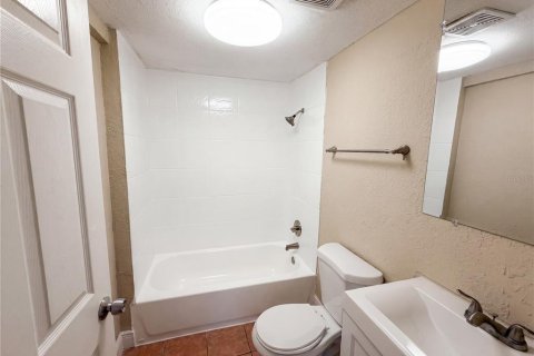 House in Sanford, Florida 3 bedrooms, 90.12 sq.m. № 2100343 - photo 14