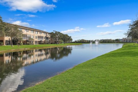 Townhouse in Seminole, Florida 3 bedrooms, 229.19 sq.m. № 1534611 - photo 19