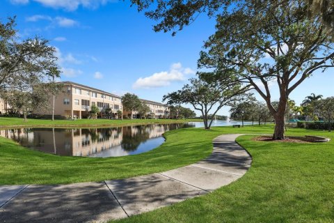 Townhouse in Seminole, Florida 3 bedrooms, 229.19 sq.m. № 1534611 - photo 20
