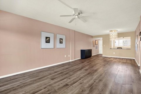 Condominio en venta en Saint Petersburg, Florida, 2 dormitorios, 139.35 m2 № 1793478 - foto 16