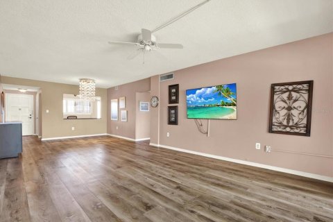 Condominio en venta en Saint Petersburg, Florida, 2 dormitorios, 139.35 m2 № 1793478 - foto 14