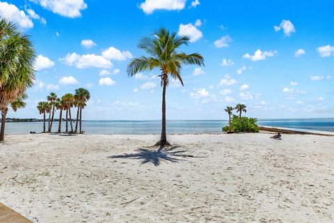 Condominio en venta en Saint Petersburg, Florida, 2 dormitorios, 139.35 m2 № 1793478 - foto 26