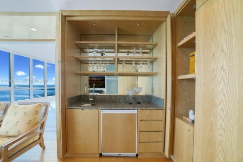 Copropriété à louer à Miami Beach, Floride: 3 chambres, 309.83 m2 № 2018035 - photo 11