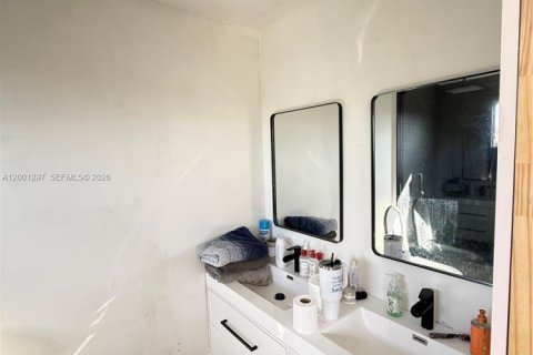 Villa ou maison à vendre à Hialeah, Floride: 4 chambres, 168.34 m2 № 2068248 - photo 28