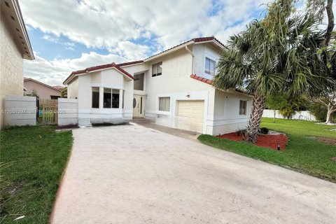 Villa ou maison à Hialeah, Floride 4 chambres, 168.34 m2 № 2068248