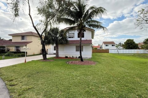 Villa ou maison à vendre à Hialeah, Floride: 4 chambres, 168.34 m2 № 2068248 - photo 3