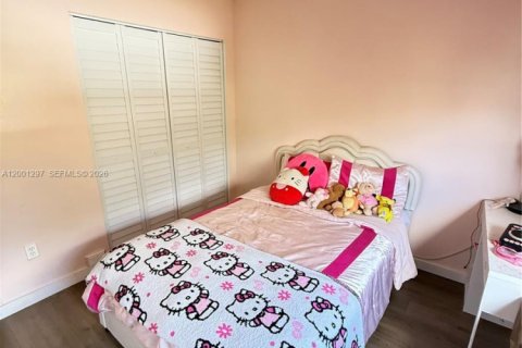 Villa ou maison à vendre à Hialeah, Floride: 4 chambres, 168.34 m2 № 2068248 - photo 20