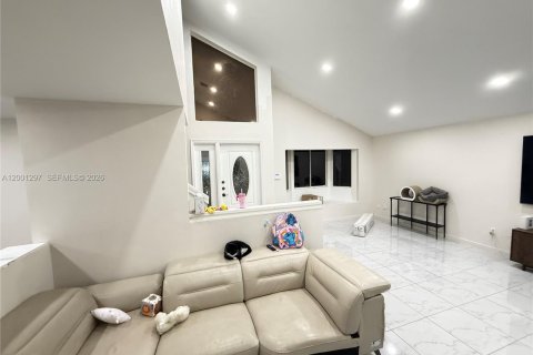 Villa ou maison à vendre à Hialeah, Floride: 4 chambres, 168.34 m2 № 2068248 - photo 14