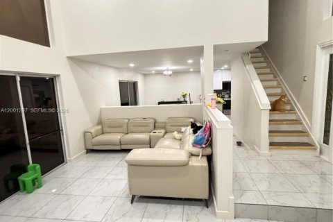 Villa ou maison à vendre à Hialeah, Floride: 4 chambres, 168.34 m2 № 2068248 - photo 17