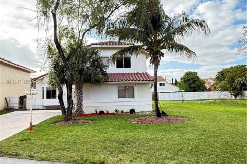Villa ou maison à vendre à Hialeah, Floride: 4 chambres, 168.34 m2 № 2068248 - photo 4