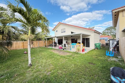 Villa ou maison à vendre à Hialeah, Floride: 4 chambres, 168.34 m2 № 2068248 - photo 7