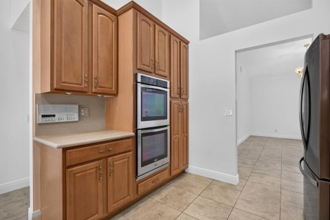 House in Coral Springs, Florida 4 bedrooms, 225.94 sq.m. № 2088100 - photo 21