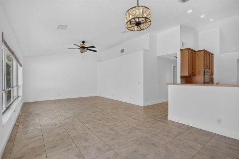 House in Coral Springs, Florida 4 bedrooms, 225.94 sq.m. № 2088100 - photo 16