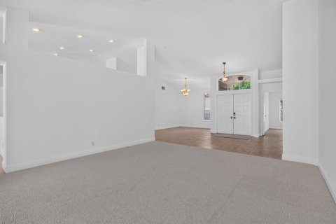 House in Coral Springs, Florida 4 bedrooms, 225.94 sq.m. № 2088100 - photo 13