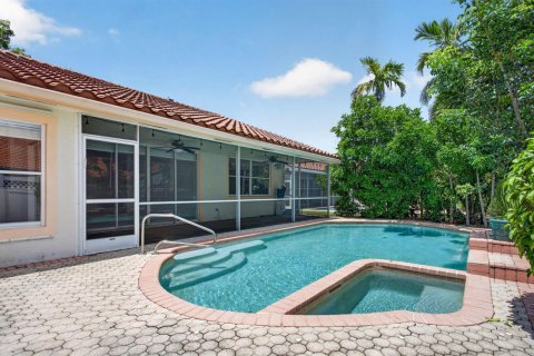 House in Coral Springs, Florida 4 bedrooms, 225.94 sq.m. № 2088100 - photo 4