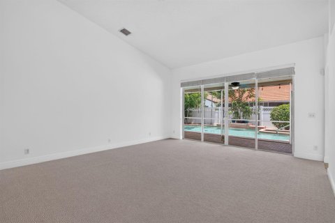 House in Coral Springs, Florida 4 bedrooms, 225.94 sq.m. № 2088100 - photo 11