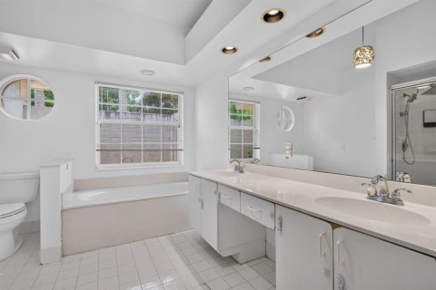 House in Coral Springs, Florida 4 bedrooms, 225.94 sq.m. № 2088100 - photo 29