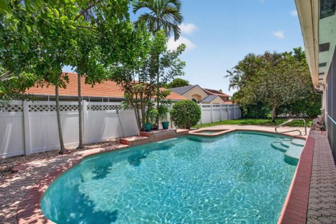 House in Coral Springs, Florida 4 bedrooms, 225.94 sq.m. № 2088100 - photo 5