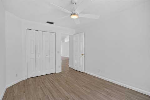 House in Coral Springs, Florida 4 bedrooms, 225.94 sq.m. № 2088100 - photo 24