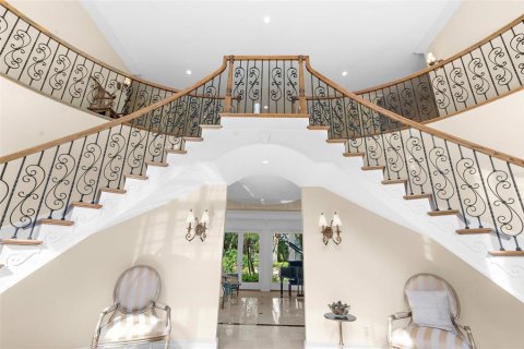 House in Palm Harbor, Florida 7 bedrooms, 568.28 sq.m. № 1341784 - photo 3