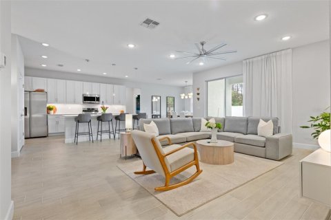House in Palm Coast, Florida 4 bedrooms, 214.33 sq.m. № 1916212 - photo 3