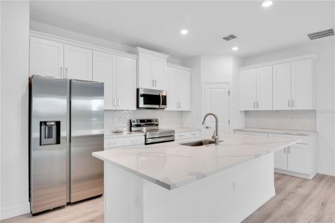 House in Ocala, Florida 4 bedrooms, 184.88 sq.m. № 1916809 - photo 14