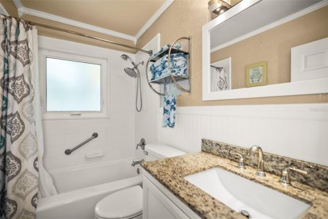 House in Clearwater, Florida 2 bedrooms, 116.59 sq.m. № 2378364 - photo 30