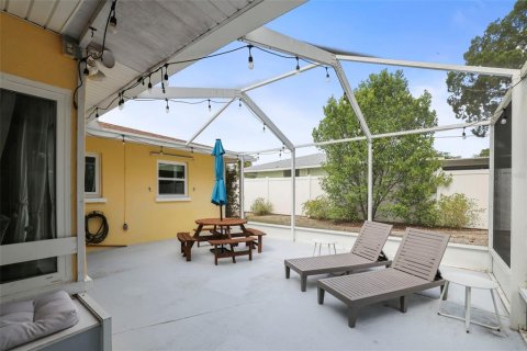 House in Clearwater, Florida 2 bedrooms, 116.59 sq.m. № 2378364 - photo 20