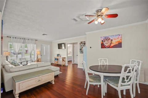 House in Clearwater, Florida 2 bedrooms, 116.59 sq.m. № 2378364 - photo 23