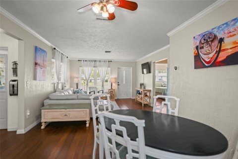 House in Clearwater, Florida 2 bedrooms, 116.59 sq.m. № 2378364 - photo 24