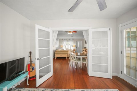 House in Clearwater, Florida 2 bedrooms, 116.59 sq.m. № 2378364 - photo 9