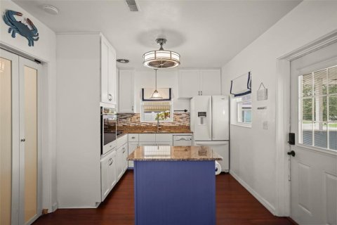 House in Clearwater, Florida 2 bedrooms, 116.59 sq.m. № 2378364 - photo 6