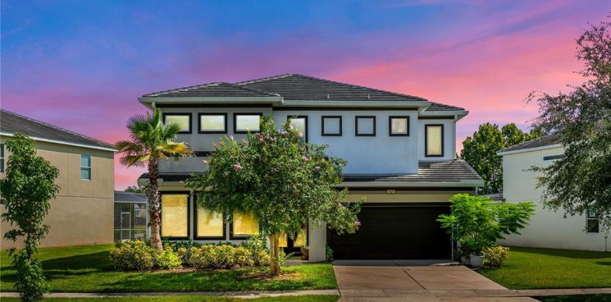 House in Kissimmee, Florida 6 bedrooms, 313.82 sq.m. № 1881331