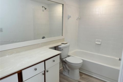 Condominio en alquiler en Tamarac, Florida, 2 dormitorios, 95.69 m2 № 2057646 - foto 7