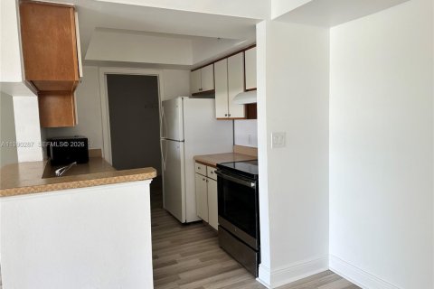 Condominio en alquiler en Tamarac, Florida, 2 dormitorios, 95.69 m2 № 2057646 - foto 9