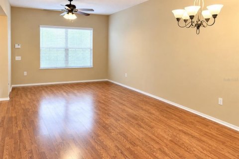 Touwnhouse à louer à Tampa, Floride: 2 chambres, 107.02 m2 № 2390930 - photo 7