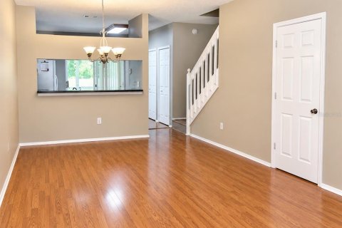 Touwnhouse à louer à Tampa, Floride: 2 chambres, 107.02 m2 № 2390930 - photo 6