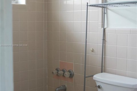 Immobilier commercial à vendre à Miami, Floride: 205.5 m2 № 2390140 - photo 12