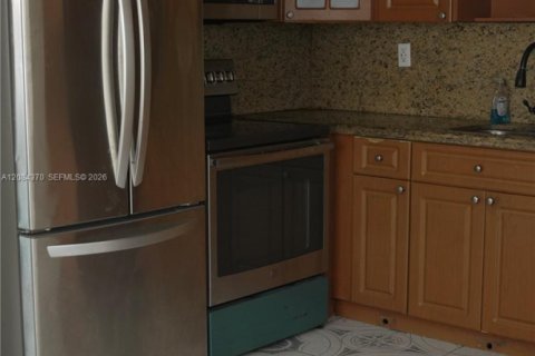 Immobilier commercial à vendre à Miami, Floride: 205.5 m2 № 2390140 - photo 2